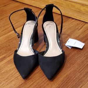 Nwt Berksha 6.5 black heels